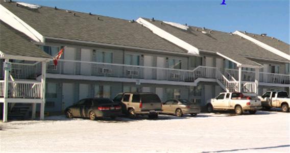 Hilltop Motor Inn Elk Point Екстериор снимка
